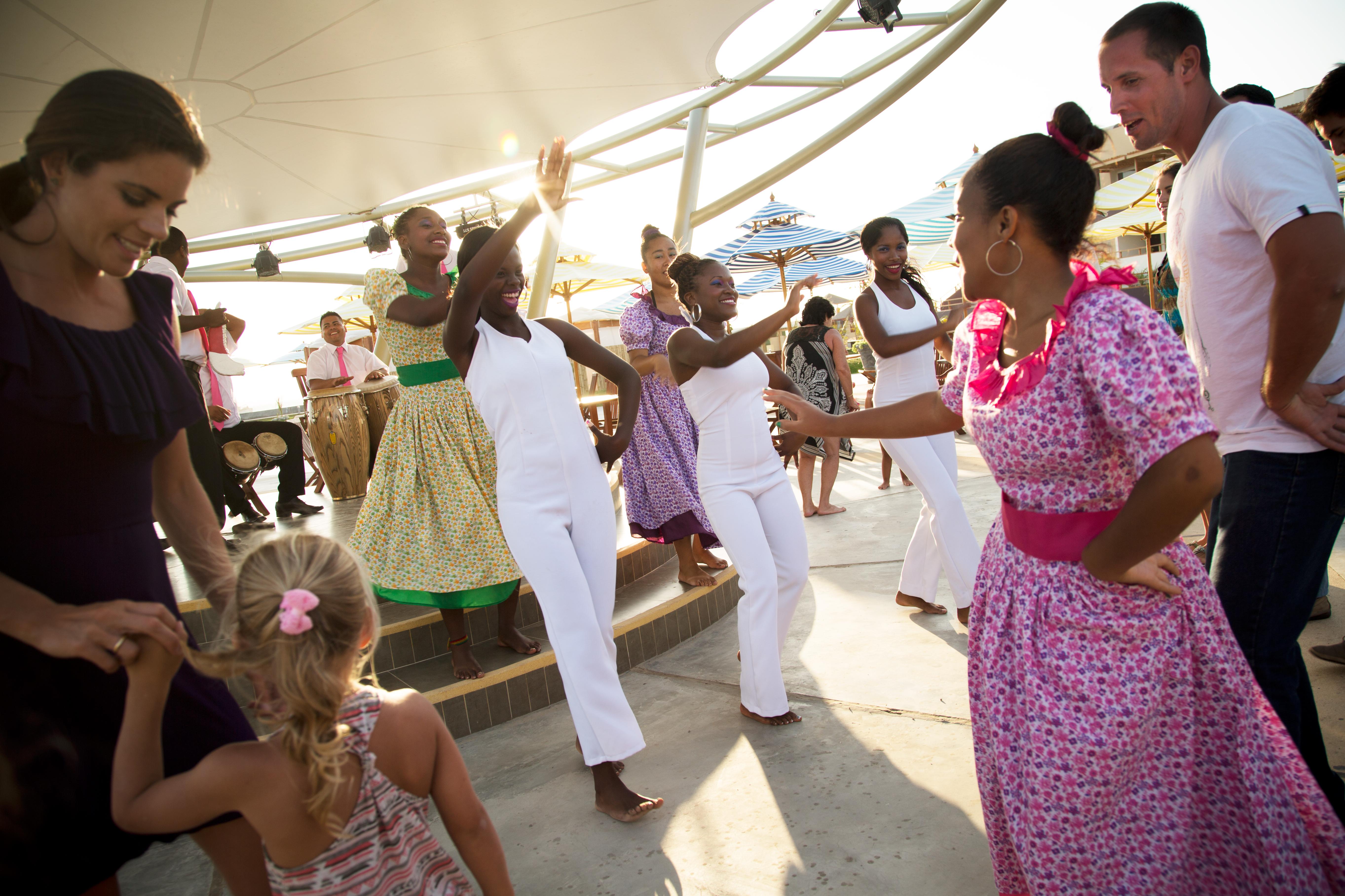 Aranwa Paracas Resort & Spa Exterior foto A dance in the Dominican Republic