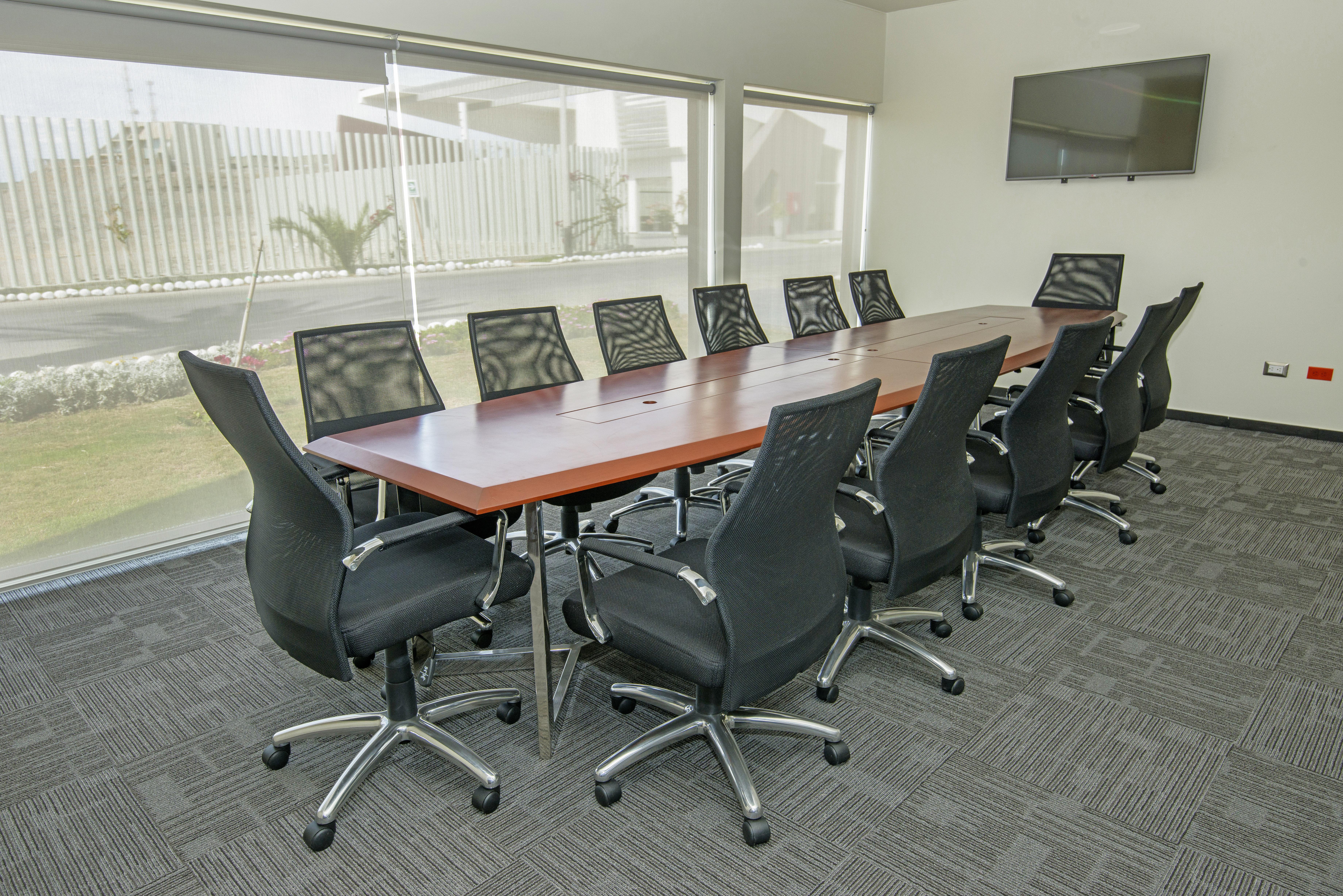 Aranwa Paracas Resort & Spa Exterior foto A conference room with a long table and chairs
