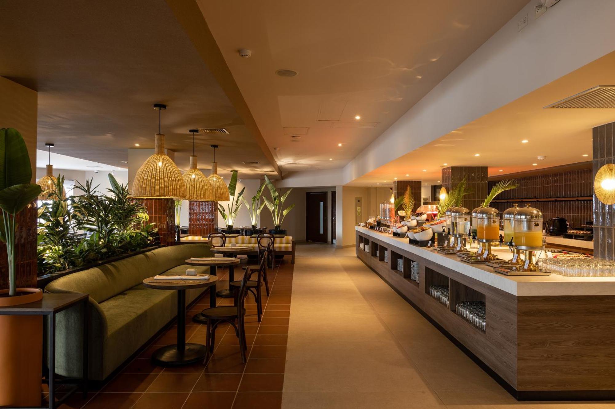 Aranwa Paracas Resort & Spa Exterior foto The lounge at Changi Airport
