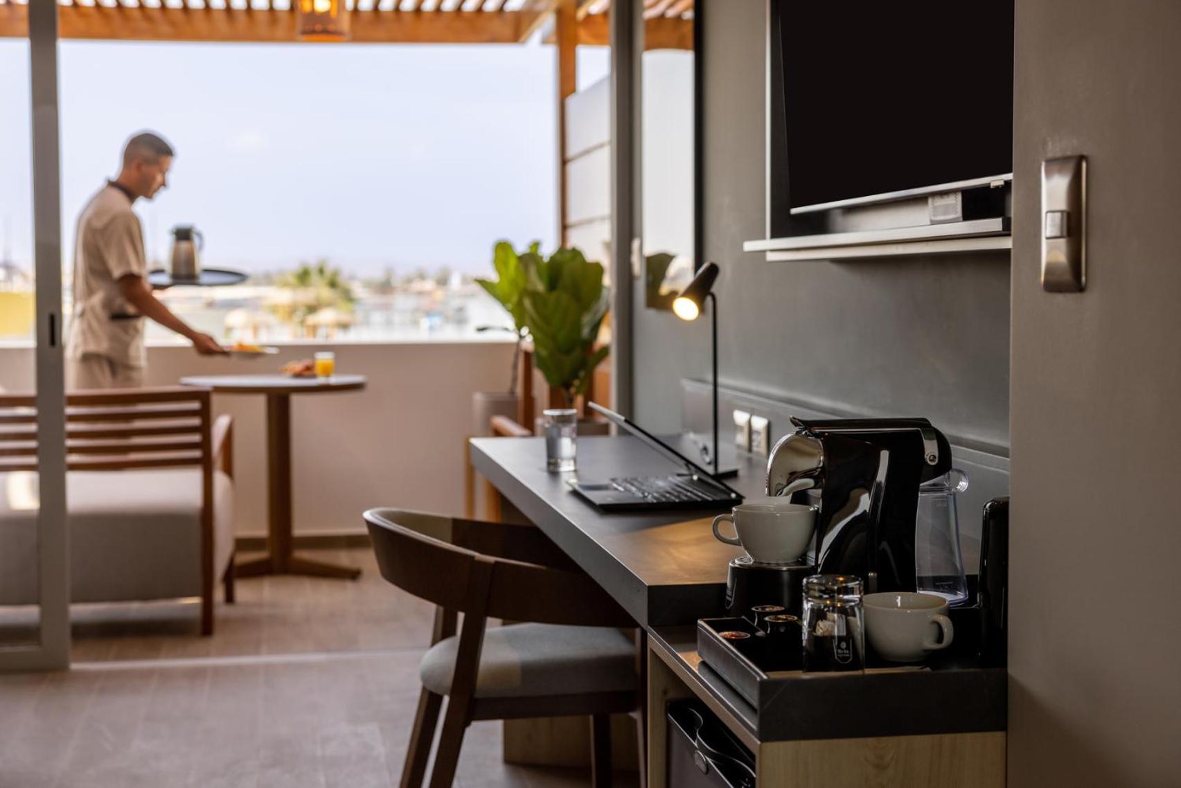 Aranwa Paracas Resort & Spa Exterior foto A Nespresso machine in a hotel room