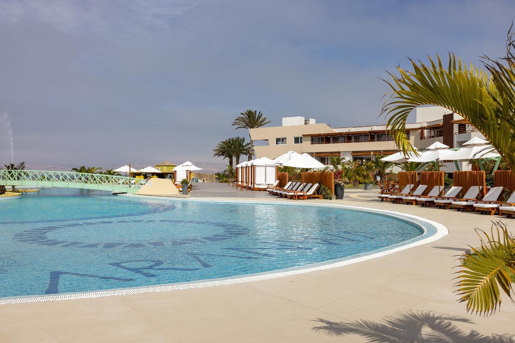Aranwa Paracas Resort & Spa Exterior foto The swimming pool at the hotel